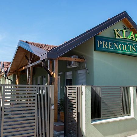 Zlatni Klas ズレニャニン エクステリア 写真