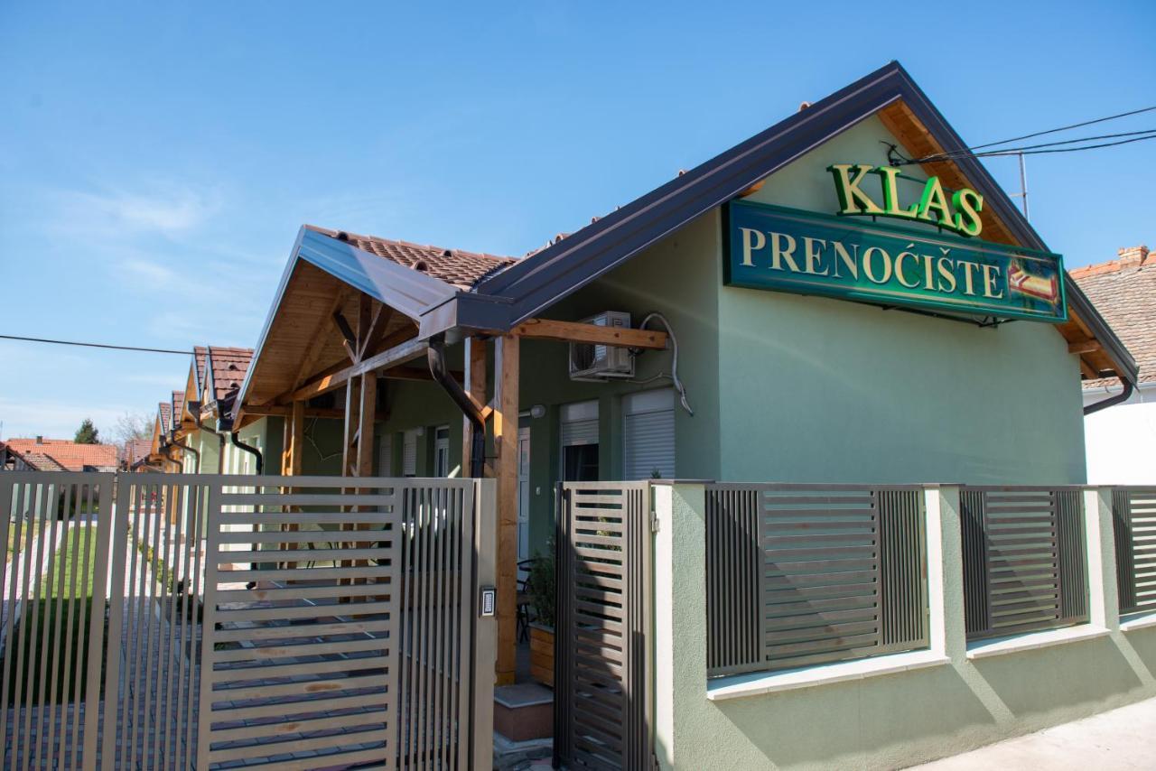 Zlatni Klas ズレニャニン エクステリア 写真